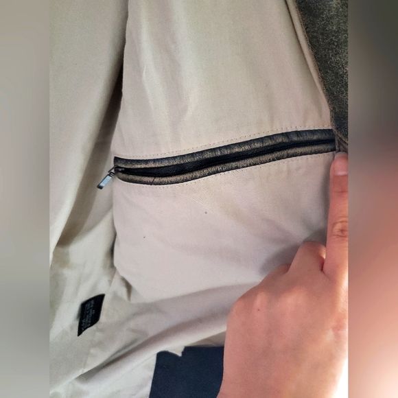 ❌️SOLD❌️ Vintage Distressed Leather Jacket - Picture 5 of 14